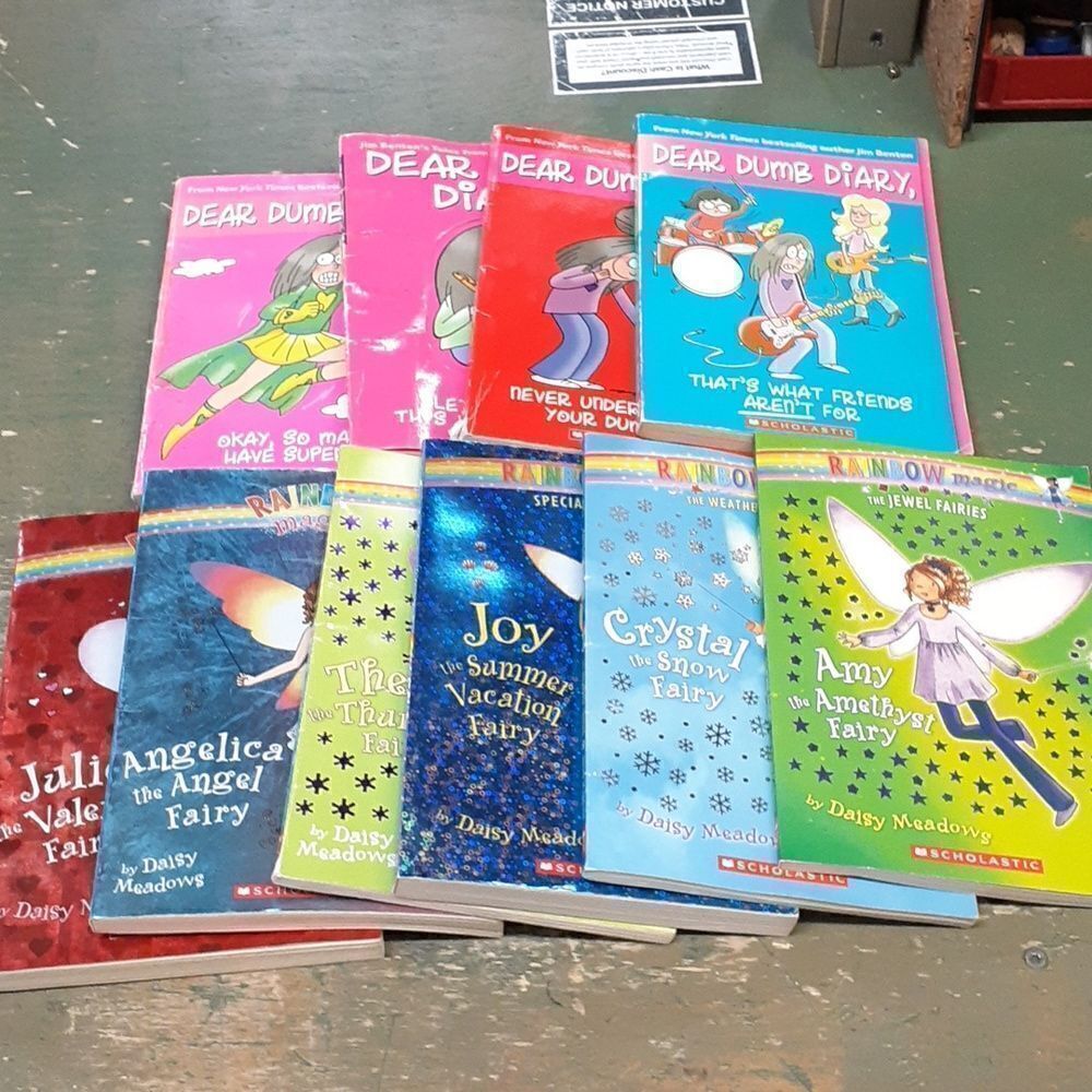 Dear Dumb Diary, & Rainbow Magic.-‎ 10 paperback books